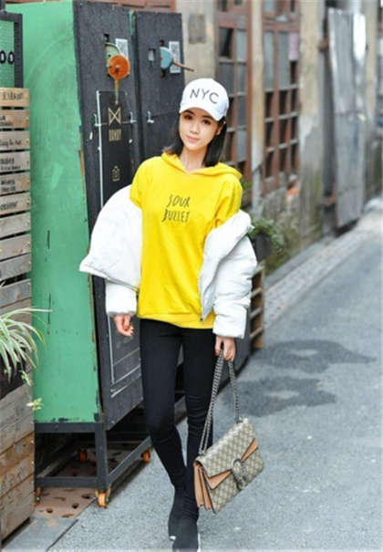 吮胸小说-肉丝篇之等待着的黑裙高跟熟妇_魅性9课