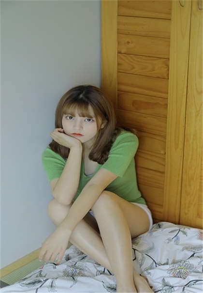 丝袜黄文-在教室和同桌那些污污的事_魅性9课