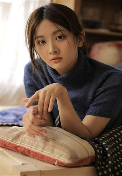 男吃奶玩乳尖-把两人叠在一起三人_魅性9课