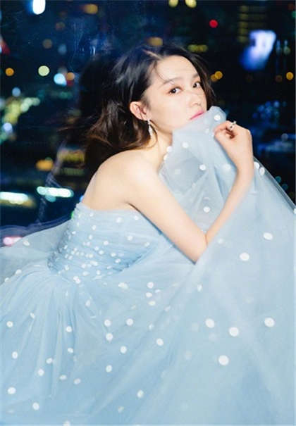 用按摩棒奸淫-我把她的两腿扛在肩上_魅性9课