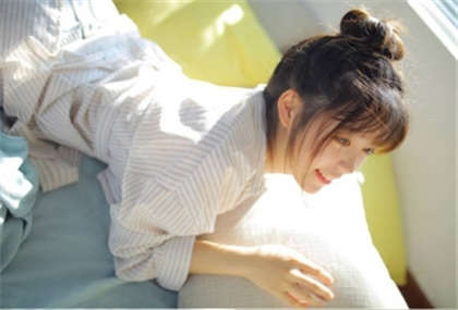 被多人轮奸插入流水自慰黄文-再深一点我要你快点h_魅性9课