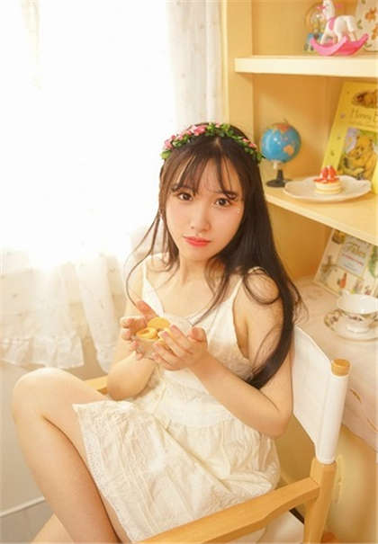 超级yin荡的高中女校花-教室狂停电校长把校花_魅性9课