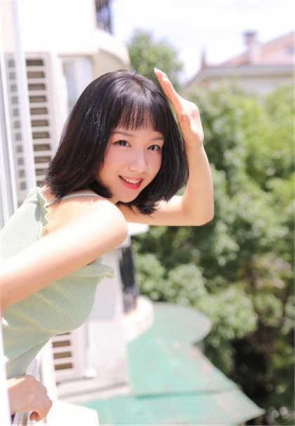 很污很黄能把下面看湿的文字-一不小心摸了女同桌的胸_魅性9课