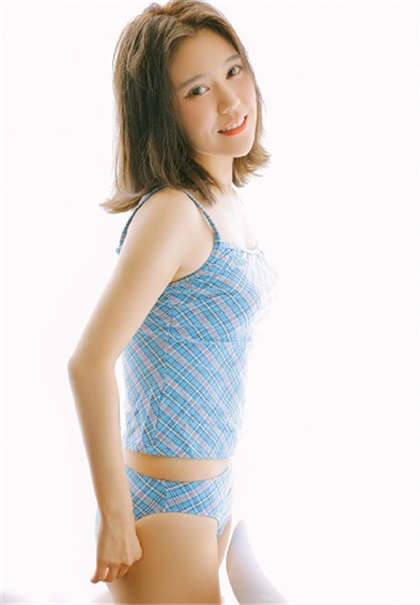 污污的校园小说-口述在教室和美女同桌互摸的经历_魅性9课