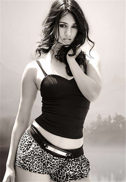 我用硕大的龟头,-看了快速让人湿的文章_魅性9课