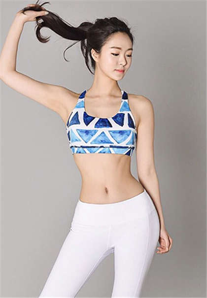 性舒服小说-用阴茎在我下面摩擦有些粘液_魅性9课