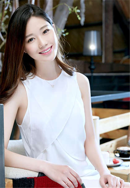 美女丝袜H文-婶娘的肥美大屁股_魅性9课