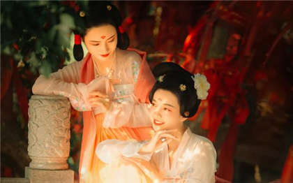 舔舔 高h-黄到湿的小黄文细节描述_魅性9课