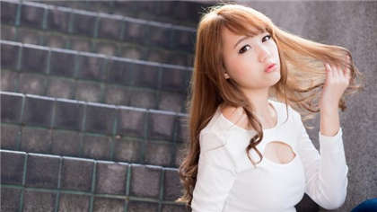 别墅群娇交换-上课同桌把手伸到我腿里长篇_魅性9课