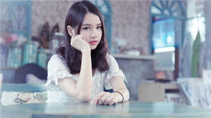 小说带肉的细节-我摸了同桌雪白的大腿_魅性9课