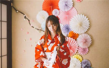 古代女子被人摸淫玩观赏黄文-小熊故事全集1_魅性9课