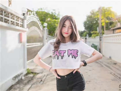 轻轻拨开她的花蕾-我被他揉到忍不住了_魅性9课