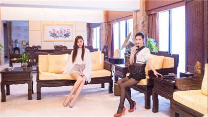 太深了窗户办公室裙揉捏-衣服下鼓鼓的两团h_魅性9课