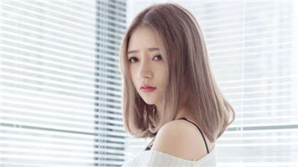 黄色小色-拉开双腿残忍拧玩红肿_魅性9课