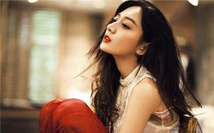 男主往女主下面塞东西的污文-和老公做的污污事_魅性9课