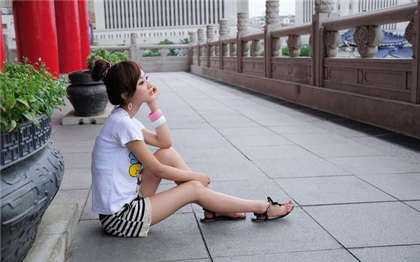 姐弟纯肉小黄文污到湿小说-男按摩师让裸女瞬间高潮_魅性9课