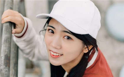 很黄很暴力细节小短文-女生必看污小说50本_魅性9课