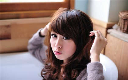 男男肉肉文章片段-公车在她男友旁进入她_魅性9课