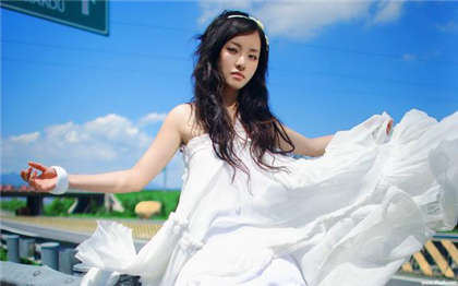 嗯嗯好舒服啊-三女一男快要哦被榨干_魅性9课