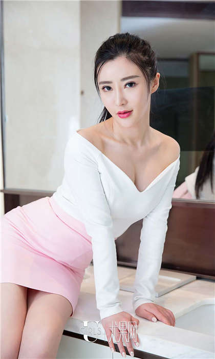 公交车的艳遇-和两个女的一起玩3差点被吸光_魅性9课