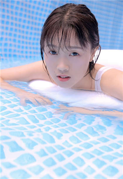 在公交车上被日了-办公室春潮第一章_魅性9课