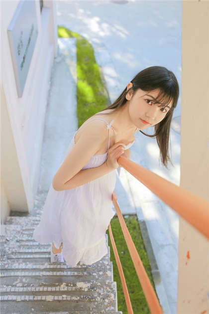 被多人轮奸插入流水自慰黄文-再深一点我要你快点h_魅性9课