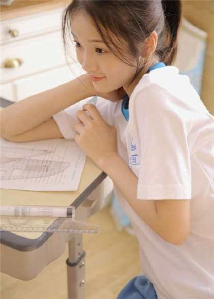 在厨房里hh的小说-我在宾馆和两个老外_魅性9课