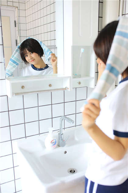 男女主在学校做小说-他晚上一直插着就没出来过_魅性9课