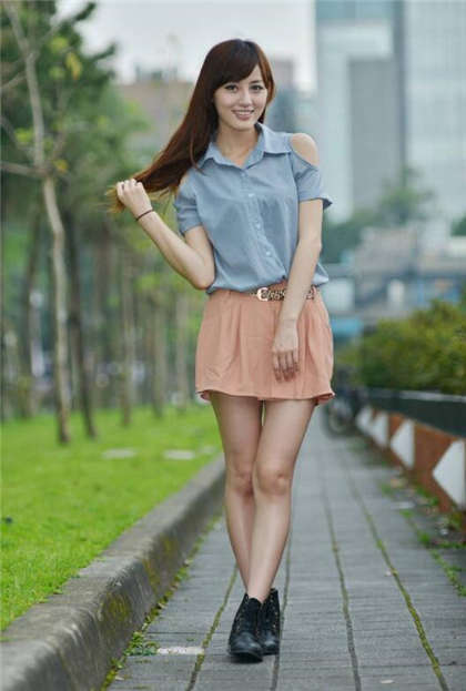 我在公交车上被-下面被亲到喷水的故事_魅性9课