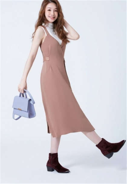 同桌在教室轻点好爽-上课就把手从衣服下摆伸进来_魅性9课