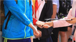 中国福布斯十大富豪家财万贯 仅有一位是女性