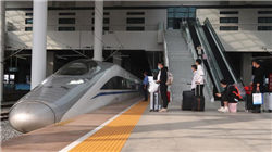 中国十大人文景观文明圣地排行榜，颐和园位于榜单榜首。