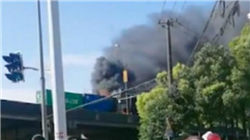 全球最有特色的沙滩排名，榜上惊现暗沉黑色沙滩